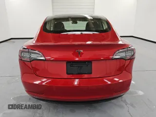 2022 Tesla Model 3 z VIN 5YJ3E1EA2NF289980, wystawiony jako Copart lot #55449825 z przebiegiem 90 137 mil mil oraz Szkoda całkowita • Salvage title. Historia ofert i sprzedaży dostępna na DreamBid. Obrazek 6.