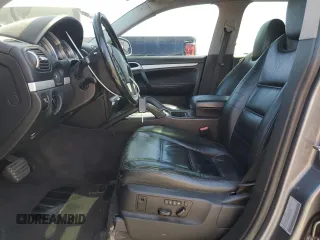 2005 Porsche Cayenne S z VIN WP1AB29P05LA65266, wystawiony jako Copart lot #54900635 z przebiegiem 147 672 mil mil oraz Szkody całkowita. Historia ofert i sprzedaży dostępna na DreamBid. Obrazek 7.