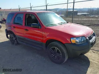 2005 Ford Escape XLS Value with VIN 1FMYU92Z95KB05652, listed as a IAAI auction lot 41782132 with 181,190 mi miles. Bid and sale history available at carsss.com. Image 1.
