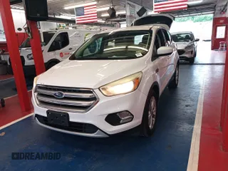 2017 Ford Escape SE z VIN 1FMCU0GD2HUD67783, wystawiony jako IAAI lot #42575794 z przebiegiem 98 188 mil mil oraz . Historia ofert i sprzedaży dostępna na DreamBid. Obrazek 3.