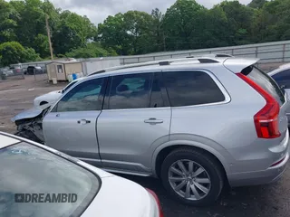 2018 Volvo XC90 Momentum z VIN YV4A22PK1J1326237, wystawiony jako IAAI lot #42224960 z przebiegiem 126 153 mil mil oraz . Historia ofert i sprzedaży dostępna na DreamBid. Obrazek 14.