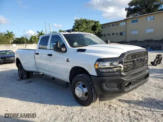 2023 Ram 3500 Tradesman with VIN 3C63RRGL6PG652013, listed as a Copart auction lot 44026575 with 46,943 mi miles and Salvage Title. Bid and sale history available at carsss.com. Image 4.