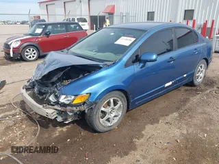2008 Honda Civic LX z VIN 1HGFA16578L096964, wystawiony jako IAAI lot #42248106 z przebiegiem 173 108 mil mil oraz . Historia ofert i sprzedaży dostępna na DreamBid. Obrazek 2.