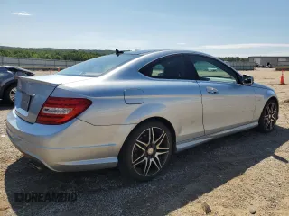 2013 Mercedes-Benz C 350 с VIN WDDGJ5HB1DF957633, выставлен на аукционе Copart как лот 65576675 с пробегом 232 132 миль миль и Списание • Salvage title. История ставок и продаж доступна на DreamBid. Изображение 3.