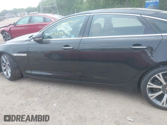 2017 Jaguar XJ Portfolio with VIN SAJWJ2GD4H8W05326, listed as a IAAI auction lot 42411897 with 49,179 mi miles and . Bid and sale history available at DreamBid. Image 14.