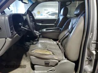 2004 Chevrolet Suburban LT z VIN 1GNFK16Z54J169373, wystawiony jako Copart lot #48302565 z przebiegiem 303 605 mil mil oraz Szkoda całkowita • Salvage title. Historia ofert i sprzedaży dostępna na DreamBid. Obrazek 7.