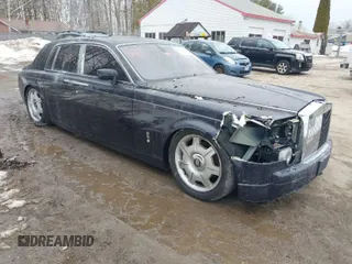 2007 Rolls-Royce Phantom z VIN SCA1S68517UX08396, wystawiony jako IAAI lot #41722895 z przebiegiem Nie podano mil oraz . Historia ofert i sprzedaży dostępna na DreamBid. Obrazek 1.