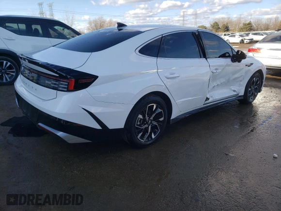2024 Hyundai Sonata SEL z VIN KMHL64JA5RA376500, wystawiony jako Copart lot #42201915 z przebiegiem 12 958 mil mil oraz Szkoda całkowita • Salvage title. Historia ofert i sprzedaży dostępna na DreamBid. Obrazek 3.