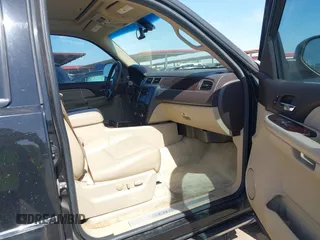 2007 GMC Yukon XL with VIN 1GKFK66827J284843, listed as a IAAI auction lot 42360026 with 203,706 mi miles and . Bid and sale history available at DreamBid. Image 5.