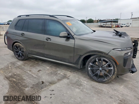 2024 BMW X7 xDrive40i z VIN 5UX23EM03R9U96572, wystawiony jako Copart lot #54822015 z przebiegiem Nie podano mil oraz Szkody całkowita. Historia ofert i sprzedaży dostępna na DreamBid. Obrazek 4.