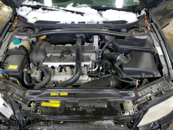 2005 Volvo S60 with VIN YV1RS592052470960, listed as a Copart auction lot 44821355 with 165,802 mi miles and Salvage Title. Bid and sale history available at carsss.com. Image 12.