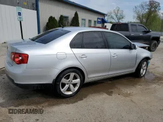 2010 Volkswagen Jetta Limited Edition с VIN 3VWAX7AJ1AM105397, выставлен на аукционе Copart как лот 53749085 с пробегом 159 224 миль миль и На запчасти • Non repairable. История ставок и продаж доступна на DreamBid. Изображение 3.