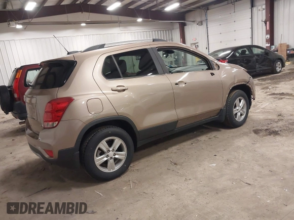 2018 Chevrolet Trax LT with VIN 3GNCJPSB4JL161027, listed as a IAAI auction lot 41750427 with 64,683 mi miles. Bid and sale history available at carsss.com. Image 4.