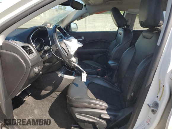 2020 Jeep Compass Latitude с VIN 3C4NJCBB1LT153075, выставлен на аукционе Copart как лот 59588845 с пробегом 77 560 миль миль и Списание • Salvage title. История ставок и продаж доступна на DreamBid. Изображение 7.