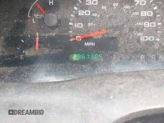2003 Ford F-250 XL с VIN 3FTNX20L43MB35684, выставлен на аукционе IAAI как лот 42108516 с пробегом 296 730 миль миль и . История ставок и продаж доступна на DreamBid. Изображение 7.
