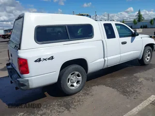 2005 Dodge Dakota ST with VIN 1D7HW22K15S119947, listed as a IAAI auction lot 42372148 with 140,528 mi miles and . Bid and sale history available at DreamBid. Image 4.
