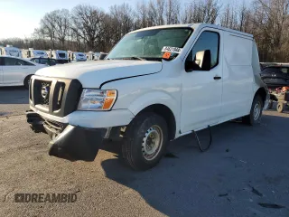 2013 Nissan NV Cargo S z VIN 1N6BF0KM4DN107176, wystawiony jako Copart lot #84621944 z przebiegiem Nie podano mil oraz Szkody całkowita. Historia ofert i sprzedaży dostępna na DreamBid. Obrazek 1.