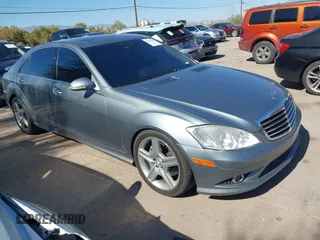 2009 Mercedes-Benz S 550 with VIN WDDNG86X19A262014, listed as a IAAI auction lot 42533290 with 138,222 mi miles and . Bid and sale history available at DreamBid. Image 1.