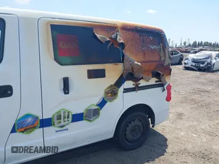 2018 Nissan NV200 SV z VIN 3N6CM0KN1JK701969, wystawiony jako IAAI lot #41600810 z przebiegiem Nie podano mil oraz . Historia ofert i sprzedaży dostępna na DreamBid. Obrazek 15.