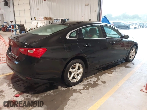 2016 Chevrolet Malibu LS z VIN 1G1ZB5ST6GF211340, wystawiony jako IAAI lot #42116361 z przebiegiem 96 753 mil mil oraz . Historia ofert i sprzedaży dostępna na DreamBid. Obrazek 4.
