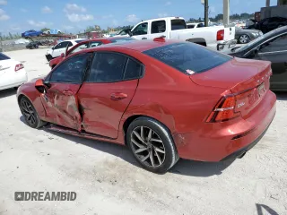 2019 Volvo S60 Momentum with VIN 7JRA22TK0KG001474, listed as a Copart auction lot 42163233 with 33,923 mi miles. Bid and sale history available at carsss.com. Image 2.