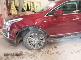 2018 Cadillac XT5 Premium Luxury AWD z VIN 1GYKNFRS6JZ114464, wystawiony jako IAAI lot #42320302 z przebiegiem 61 231 mil mil oraz . Historia ofert i sprzedaży dostępna na DreamBid. Obrazek 6.