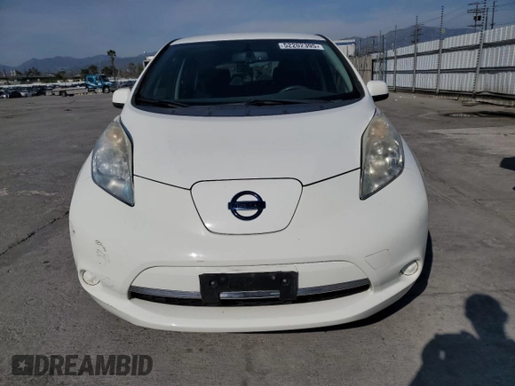 2015 Nissan LEAF S with VIN 1N4AZ0CP4FC333348, listed as a Copart auction lot 52202395 with 44,926 mi miles and Salvage Title. Bid and sale history available at DreamBid. Image 5.