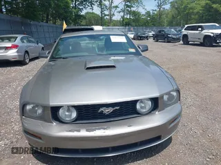 2009 Ford Mustang GT with VIN 1ZVHT82H095133740, listed as a IAAI auction lot 42637708 with 135,521 mi miles and . Bid and sale history available at DreamBid. Image 12.