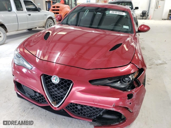 2017 Alfa Romeo Giulia Quadrifoglio with VIN ZARFAEAV5H7553220, listed as a Copart auction lot 39181023 with 0 mi miles. Bid and sale history available at carsss.com. Image 5.