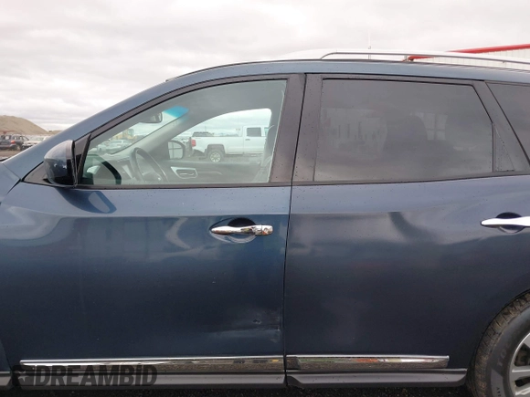 2013 Nissan Pathfinder SV with VIN 5N1AR2MMXDC681044, listed as a IAAI auction lot 41794481 with 181,915 mi miles. Bid and sale history available at carsss.com. Image 14.