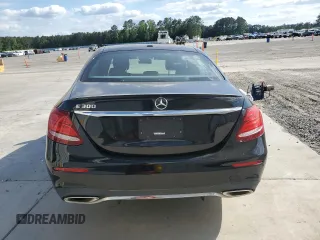 2018 Mercedes-Benz E 300 with VIN WDDZF4JB9JA374959, listed as a Copart auction lot 54957505 with 31,762 mi miles and Clean Title. Bid and sale history available at DreamBid. Image 6.