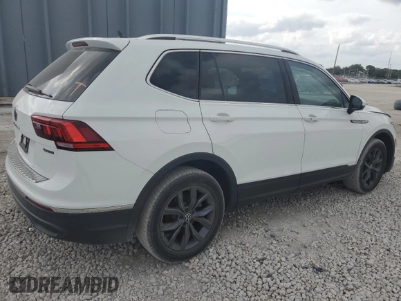 2022 Volkswagen Tiguan SE z VIN 3VV2B7AX7NM027421, wystawiony jako Copart lot #53280115 z przebiegiem 44 395 mil mil oraz Szkoda całkowita • Salvage title. Historia ofert i sprzedaży dostępna na DreamBid. Obrazek 3.