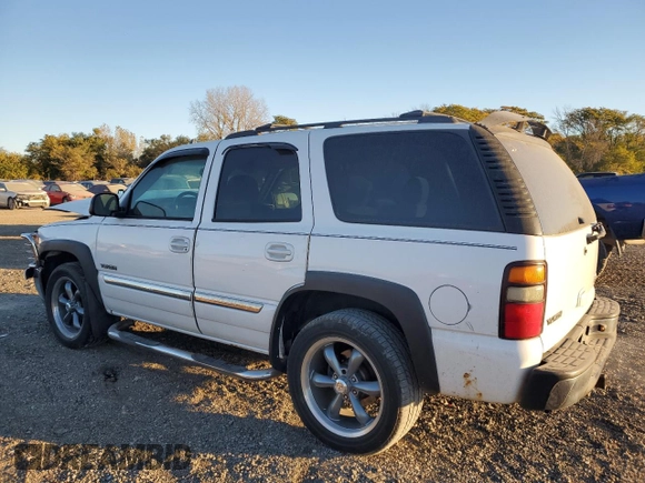 2006 GMC Yukon SLE with VIN 1GKEC13T76R117107, listed as a Copart auction lot 75003704 with 193,284 mi miles and Salvage Title. Bid and sale history available at carsss.com. Image 2.