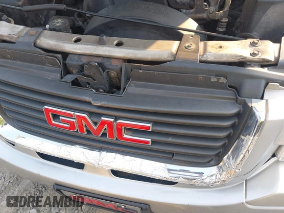 2005 GMC Envoy SLT with VIN 1GKDT13S752251920, listed as a IAAI auction lot 41670725 with 192,509 mi miles. Bid and sale history available at carsss.com. Image 6.