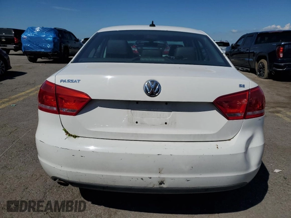 2012 Volkswagen Passat SE с VIN 1VWBP7A31CC084951, выставлен на аукционе Copart как лот 55726145 с пробегом 98 654 миль миль и Списание • Salvage title. История ставок и продаж доступна на DreamBid. Изображение 6.