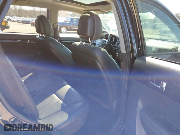 2011 Kia Sorento EX with VIN 5XYKUDA26BG001235, listed as a IAAI auction lot 41754357 with 131,321 mi miles. Bid and sale history available at carsss.com. Image 8.
