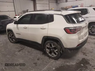 2019 Jeep Compass Limited with VIN 3C4NJCCB1KT662905, listed as a IAAI auction lot 41572268 with 105,377 mi miles. Bid and sale history available at carsss.com. Image 3.