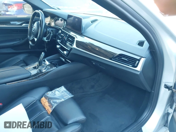 2019 BMW 5 Series 530i xDrive с VIN WBAJA7C52KWW00856, выставлен на аукционе IAAI как лот 41991300 с пробегом 81 487 миль миль и . История ставок и продаж доступна на DreamBid. Изображение 5.