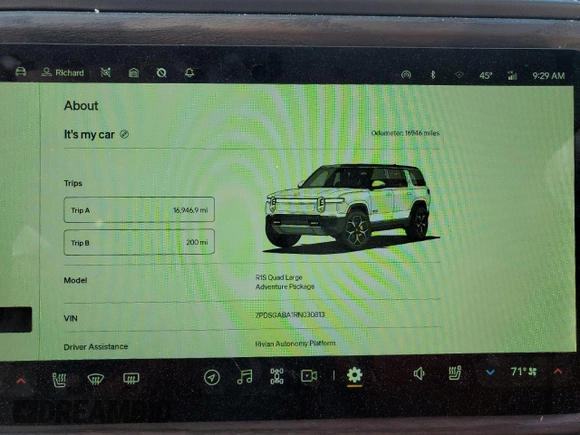 2024 Rivian R1S Adventure z VIN 7PDSGABA1RN030813, wystawiony jako Copart lot #47614385 z przebiegiem 16 946 mil mil oraz Szkody całkowita. Historia ofert i sprzedaży dostępna na DreamBid. Obrazek 9.