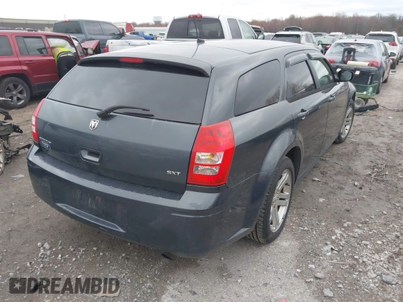2008 Dodge Magnum SXT with VIN 2D4FV37VX8H225695, listed as a IAAI auction lot 42037741 with 196,099 mi miles and . Bid and sale history available at carsss.com. Image 4.