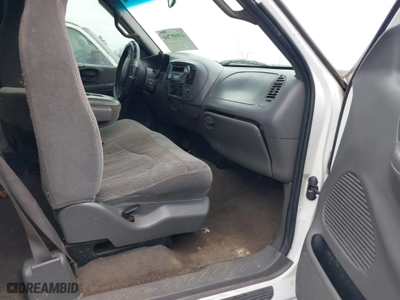 2000 Ford F-150 XL with VIN 1FTRX18W0YNA85809, listed as a IAAI auction lot 41848764 with 1 mi miles. Bid and sale history available at carsss.com. Image 5.