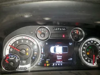 2016 Ram 2500 Laramie z VIN 3C6UR5NL6GG260634, wystawiony jako Copart lot #88674495 z przebiegiem 269 020 mil mil oraz Szkoda całkowita • Salvage title. Historia ofert i sprzedaży dostępna na DreamBid. Obrazek 9.