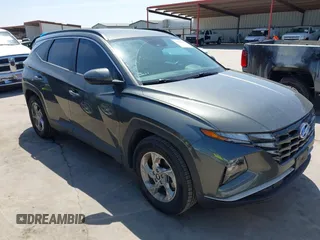 2022 Hyundai Tucson SEL z VIN KM8JB3AE2NU024158, wystawiony jako IAAI lot #41864835 z przebiegiem 83 435 mil mil oraz . Historia ofert i sprzedaży dostępna na DreamBid. Obrazek 1.