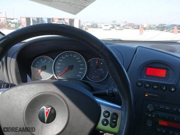 2006 Pontiac Grand Prix GT with VIN 2G2WR554061312734, listed as a IAAI auction lot 41777785 with 177,886 mi miles. Bid and sale history available at carsss.com. Image 7.