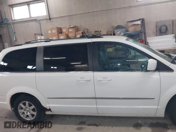 2010 Chrysler Town & Country Touring with VIN 2A4RR5D10AR369617, listed as a IAAI auction lot 42158748 with 174,437 mi miles and . Bid and sale history available at DreamBid. Image 13.