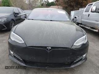 2018 Tesla Model S 75D with VIN 5YJSA1E24JF259874, listed as a IAAI auction lot 41921382 with 82,182 mi miles and . Bid and sale history available at DreamBid. Image 12.