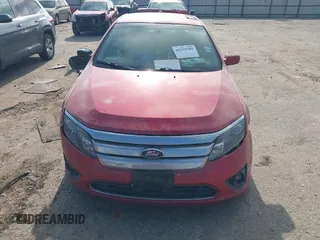 2010 Ford Fusion SE z VIN 3FAHP0HA5AR372985, wystawiony jako IAAI lot #42259289 z przebiegiem 175 809 mil mil oraz . Historia ofert i sprzedaży dostępna na DreamBid. Obrazek 12.