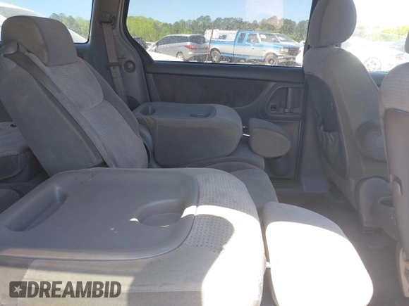 2008 Toyota Sienna CE with VIN 5TDZK23C18S121499, listed as a IAAI auction lot 42017416 with 204,078 mi miles. Bid and sale history available at carsss.com. Image 8.