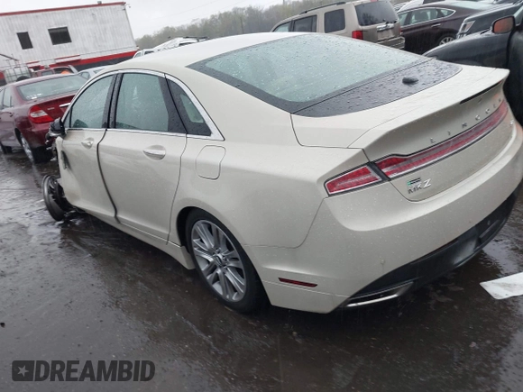 2015 Lincoln MKZ z VIN 3LN6L2JK1FR603766, wystawiony jako IAAI lot #41975944 z przebiegiem 81 547 mil mil oraz . Historia ofert i sprzedaży dostępna na DreamBid. Obrazek 3.