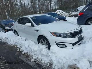 2015 Kia Optima LX z VIN 5XXGM4A78FG472279, wystawiony jako IAAI lot #41258959 z przebiegiem 104 629 mil mil oraz . Historia ofert i sprzedaży dostępna na DreamBid. Obrazek 1.